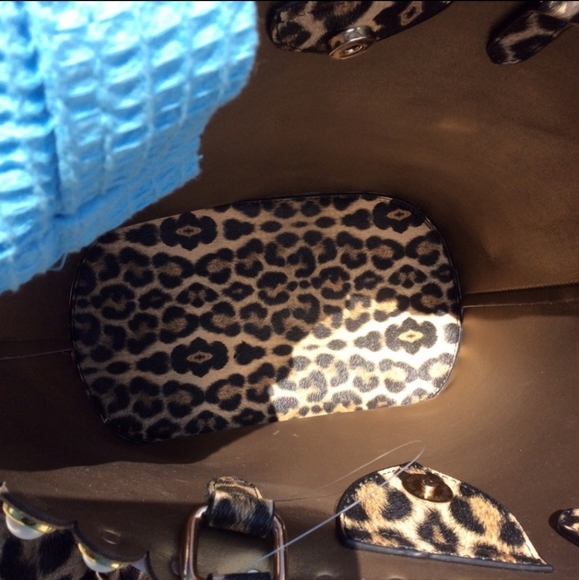 Leopard Pearl Handbag with Crossbody Purse and Dustbag - Picture 6 of 8